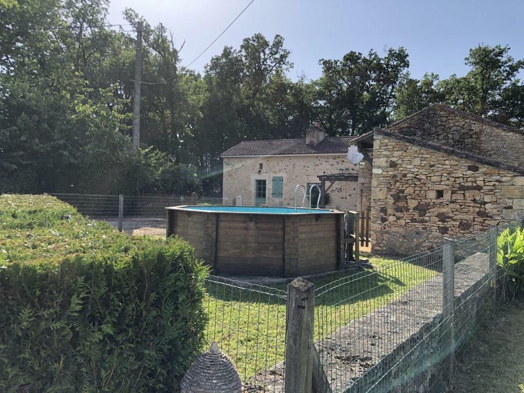 Gite De L Oustalneou Cuzorn Zewnętrze zdjęcie